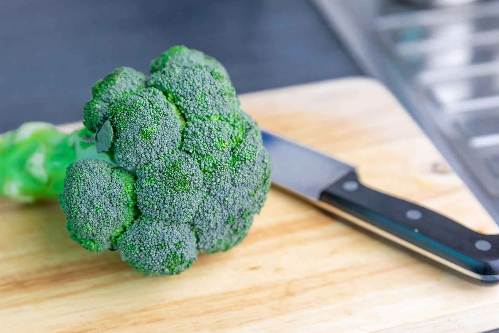 Artificial Intelligence and Information Literacy: On the Art of Quartering Broccoli